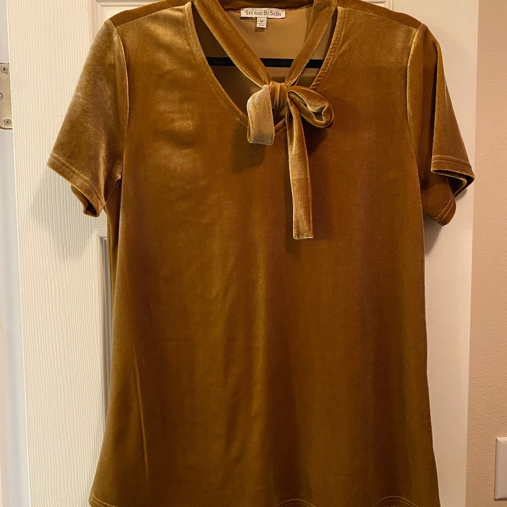Gold short sleeve shirt